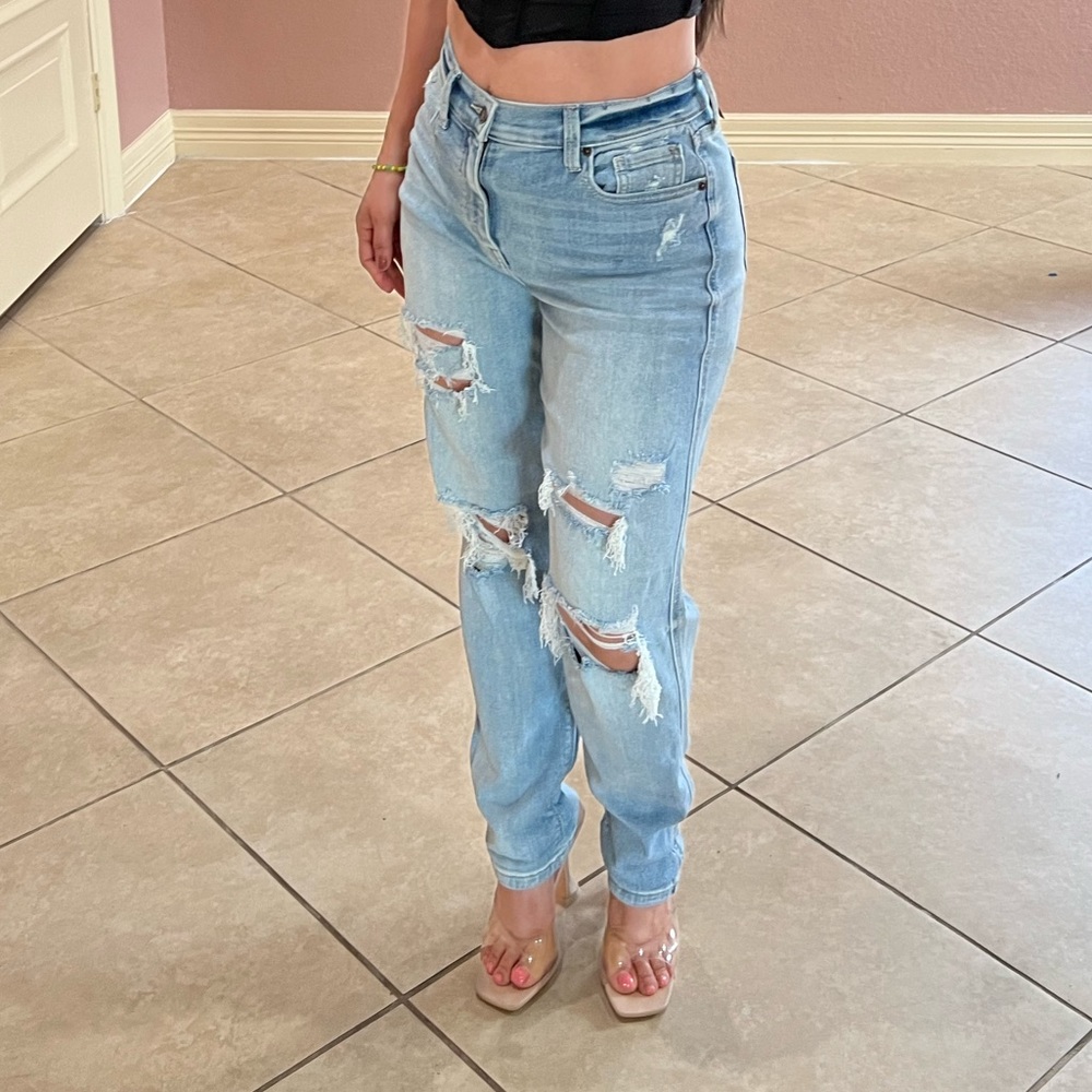 ROCKY Hi-Rise Boyfriend Jeans - Picture 2 of 4